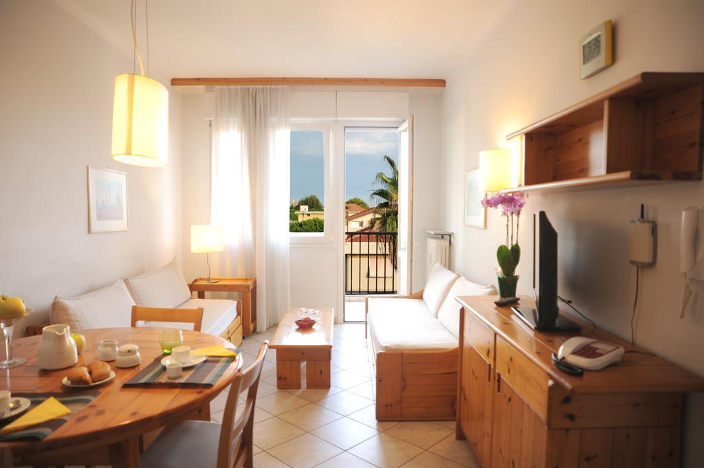 Residence Laura Bordighera Pokoj fotografie